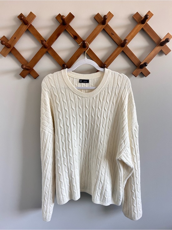 GAP Sweaters - Gap Cream Cable Knit Sweater - Women's Cozy Crewneck